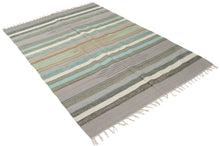 Carica l&#39;immagine nel visualizzatore di Gallery, Teppich kilim 180x120 Cm 100% cotone
