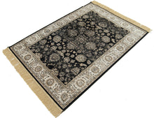 Load image into Gallery viewer, Galleria Farah1970 - 230x160 CM TAPPETO Autentico, Originale e Fatto a Macchi
