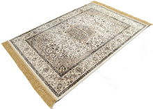 Load image into Gallery viewer, Galleria Farah1970 - 230x160 CM TAPPETO Autentico, Originale e Fatto a Macchi
