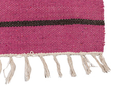 Lade das Bild in den Galerie-Viewer, Machine washable 30° Kilim Original Authentic Hand Made 110x50 CM
