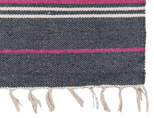 Lade das Bild in den Galerie-Viewer, (Machine washable 30°) Kilim Original Authentic Hand Made 140x57 CM
