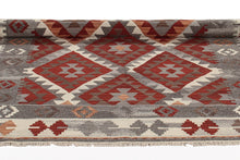 Lade das Bild in den Galerie-Viewer, Kilim Carpets by Jalal Kilim Zagros Tappeto, Lana, Rosso/Grigio, 200 X 300 cm
