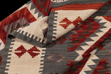 Lade das Bild in den Galerie-Viewer, Kilim Carpets by Jalal Kilim Zagros Tappeto, Lana, Rosso/Grigio, 200 X 300 cm
