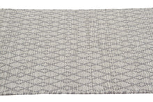 Lade das Bild in den Galerie-Viewer, Galleria Farah1970 - 200x140 CM Kilim Autentico, Originale e Fatto a Mano Ideale Per la Sala , Salotto , Ufficio , Seconda casa e la cucina (Lavabile In Lavatrice)
