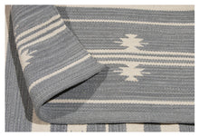 Load image into Gallery viewer, Galleria Farah1970 - 200x140 CM Kilim Autentico, Originale e Fatto a Mano Ideale Per la Sala , Salotto , Ufficio , Seconda casa e la cucina (Lavabile In Lavatrice)
