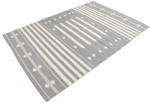 Load image into Gallery viewer, Galleria Farah1970 - 200x140 CM Kilim Autentico, Originale e Fatto a Mano Ideale Per la Sala , Salotto , Ufficio , Seconda casa e la cucina (Lavabile In Lavatrice)
