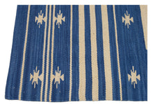 Load image into Gallery viewer, Galleria Farah1970 - 200x140 CM Kilim Autentico, Originale e Fatto a Mano Ideale Per la Sala , Salotto , Ufficio , Seconda casa e la cucina (Lavabile In Lavatrice)
