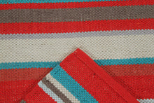 Lade das Bild in den Galerie-Viewer, Autentico Kilim Casa Blanca cotone India 110x50 cm
