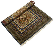 Carica l&#39;immagine nel visualizzatore di Gallery, Tappeto Autentico Originale Annodato a Mano Con Certificato 98X64 CM
