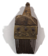 Load image into Gallery viewer, Pettine Tribale fatto a mano 30X10 Cm
