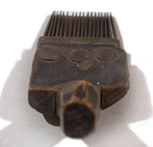 Load image into Gallery viewer, Pettine Tribale fatto a mano 30X10 Cm
