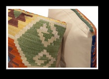 Carica l&#39;immagine nel visualizzatore di Gallery, Autentico Cuscino Quadrato Kilim Fatto A MANO 40x40 CM 

