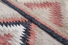 Lade das Bild in den Galerie-Viewer, KILIM NIRVANA 1 MULTI 200X140 (Galleriafarah1970)
