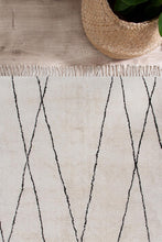 Carica l'immagine nel visualizzatore di Gallery, TAPPETO BERBERO IN COTONE DES.6 -CM 120x120
