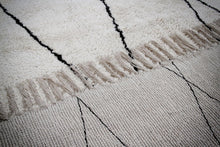 Carica l&#39;immagine nel visualizzatore di Gallery, Kilim Carpets by Jalal TAPPETO BERBERO IN COTONE DES.6 -CM 230X160
