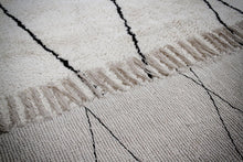 Carica l'immagine nel visualizzatore di Gallery, Kilim Carpets by Jalal TAPPETO BERBERO IN COTONE DES.6 -CM 230X160
