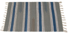 Load image into Gallery viewer, Galleria Farah1970 - 80x50 CM Kilim Autentico, Originale e Fatto a Mano Ideal
