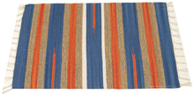 Lade das Bild in den Galerie-Viewer, Galleria Farah1970 - 80x50 CM Kilim Autentico, Originale e Fatto a Mano Ideal
