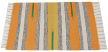 Lade das Bild in den Galerie-Viewer, Galleria Farah1970 - 80x50 CM Kilim Autentico, Originale e Fatto a Mano Ideal

