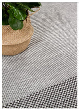 Lade das Bild in den Galerie-Viewer, Tappeto Moderno TR FLATWEAVE FRAME GREY/BLACK 120x60 (Galleriafarah1970)

