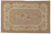 Carica l&#39;immagine nel visualizzatore di Gallery, Carpets Needl point classic floreal francia design 183x122 cm
