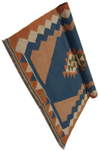 Lade das Bild in den Galerie-Viewer, Kilim Qilim Kelem-Teppich original, (183x104 cm)
