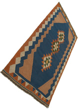 Lade das Bild in den Galerie-Viewer, Kilim Qilim Kelem-Teppich original, (183x104 cm)
