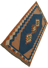 Load image into Gallery viewer, Kilim Qilim Kelem-Teppich original, (183x104 cm)
