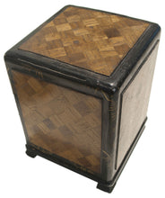 Lade das Bild in den Galerie-Viewer, Antico Armadietto tibetano con tre cassetti 13x16x13 CM
