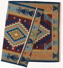 Lade das Bild in den Galerie-Viewer, TEPPICH NEW KILIM 80% WOOL 20% COTTON 252x158 CM
