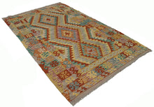 Carica l&#39;immagine nel visualizzatore di Gallery, Autentico, Originale Kilim Fatto A Mano con Certificato 203X124 CM 
