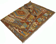 Carica l&#39;immagine nel visualizzatore di Gallery, 198x158 CM Autentik Kilim Kelem Original Hand Made Classic STYL - EASY TO CLEAN
