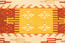 Carica l'immagine nel visualizzatore di Gallery, Kilim Original Authentic Hand Made 140x70 CM
