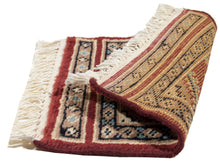 Carica l&#39;immagine nel visualizzatore di Gallery, 30x30 CM Small Rug Authentic Original Square Hand knotted Wool chascmere
