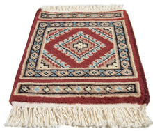 Carica l'immagine nel visualizzatore di Gallery, 30x30 CM Small Rug Authentic Original Square Hand knotted Wool chascmere
