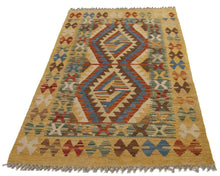 Lade das Bild in den Galerie-Viewer, 127x77 CM Autentik Kilim Kelem Original Hand Made Classic STYL
