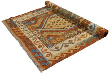 Carica l&#39;immagine nel visualizzatore di Gallery, 122x90 CM Autentik Kilim Kelem Original Hand Made Classic STYL
