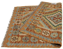 Carica l&#39;immagine nel visualizzatore di Gallery, 121x83 CM Autentik Kilim Kelem Original Hand Made Classic STYL
