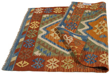 Carica l'immagine nel visualizzatore di Gallery, 120x80 CM Autentik Kilim Kelem Original Hand Made Classic STYL
