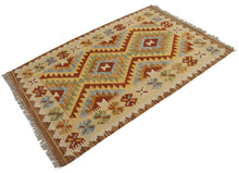 Carica l&#39;immagine nel visualizzatore di Gallery, 124x78 CM Autentik Kilim Kelem Original Hand Made Classic STYL
