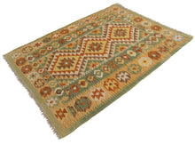Lade das Bild in den Galerie-Viewer, 125x91 CM Autentik Kilim Kelem Original Hand Made Classic STYL
