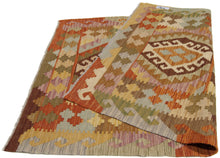 Carica l'immagine nel visualizzatore di Gallery, 154x106 CM Autentik Kilim Kelem Original Hand Made Classic STYL
