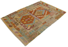 Carica l'immagine nel visualizzatore di Gallery, 142x100 CM Autentik Kilim Kelem Original Hand Made Classic STYL
