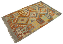 Carica l&#39;immagine nel visualizzatore di Gallery, 120x75 CM Kilim Autentico Originale Fatto a Mano Facile da Pulire Stile Rustico
