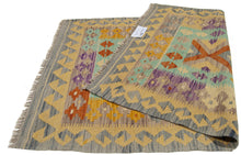 Carica l'immagine nel visualizzatore di Gallery, 130x83 CM Kilim Autentico Originale Fatto a Mano Facile da Pulire Stile Rustico
