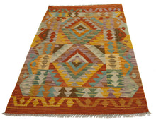 Lade das Bild in den Galerie-Viewer, 120x78 CM Autentik Kilim Kelem Original Hand Made Classic STYL - EASY TO CLEAN
