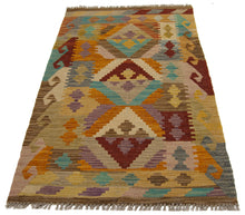 Carica l&#39;immagine nel visualizzatore di Gallery, 126x77 CM Autentio kilim originale fatto a mano Stile classico - Facile da pulire
