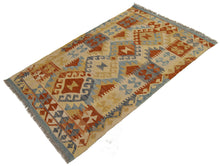 Carica l'immagine nel visualizzatore di Gallery, 130x82 CM Autentio kilim originale fatto a mano Stile classico - Facile da pulire

