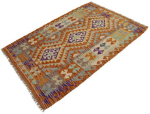 Carica l'immagine nel visualizzatore di Gallery, 123x85 CM Autentio kilim originale fatto a mano Stile classico - Facile da pulire
