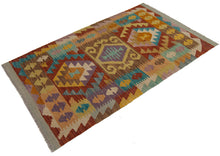 Load image into Gallery viewer, 130x77 CM Autentio kilim originale fatto a mano Stile classico - Facile da pulire
